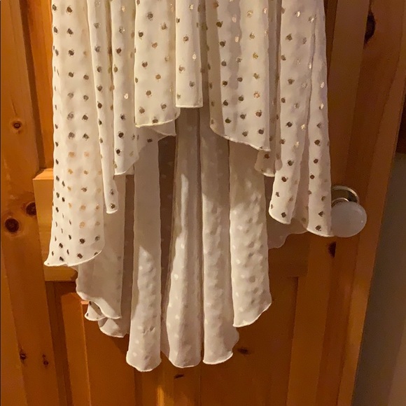 Flowy white and gold dress - Picture 2 of 3